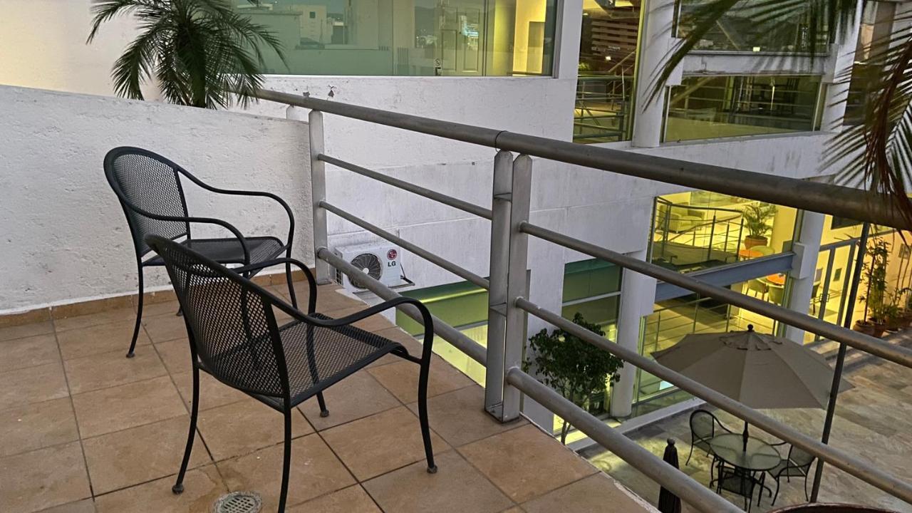 Hotel Enterprise Inn Poliforum León Buitenkant foto