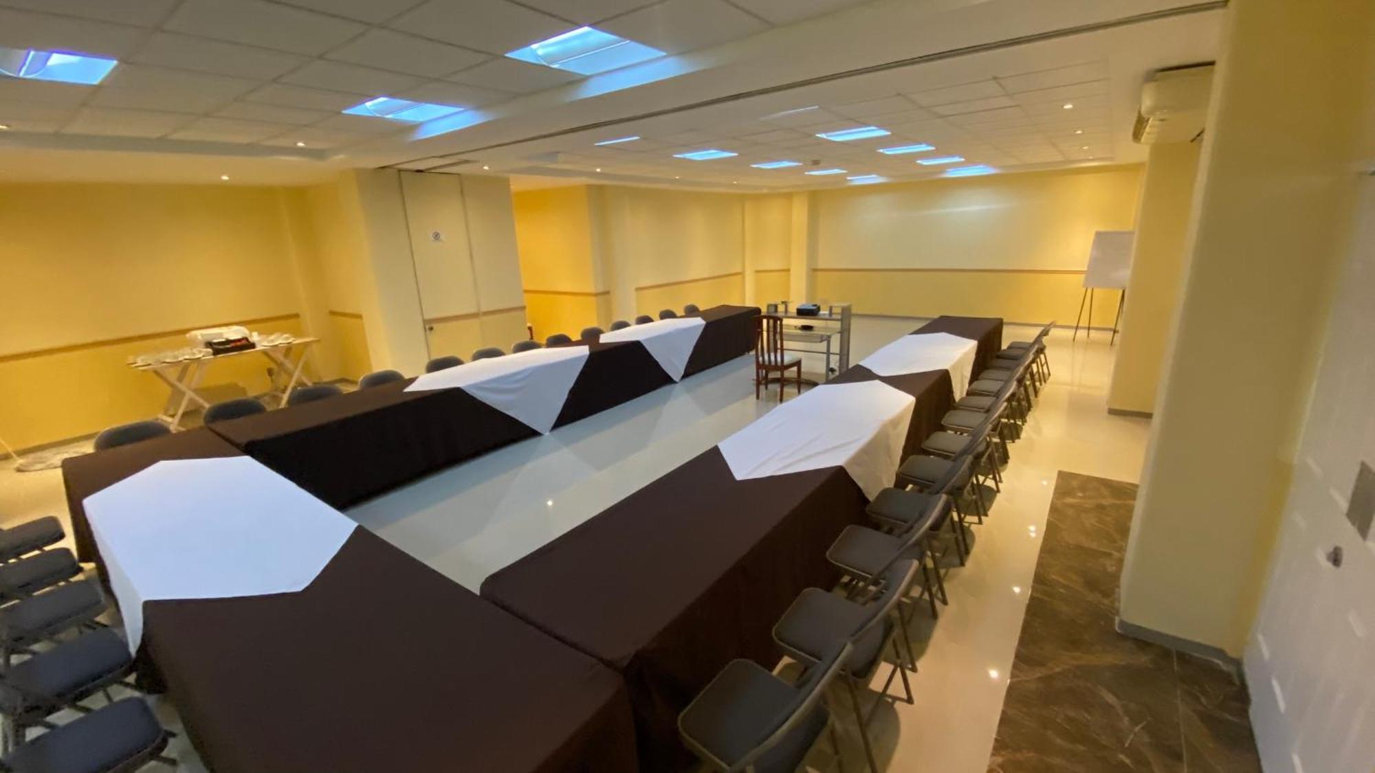 Hotel Enterprise Inn Poliforum León Buitenkant foto